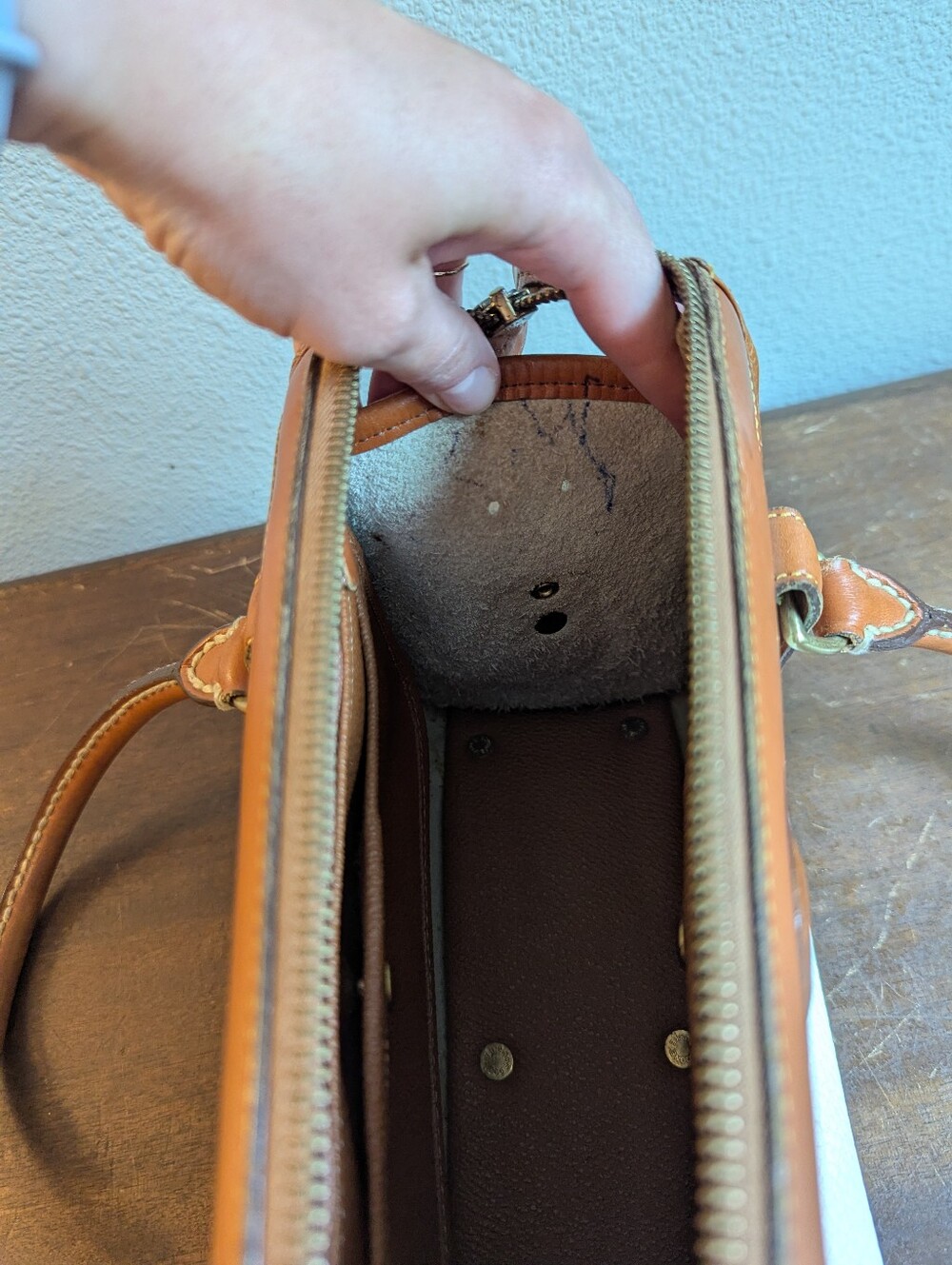 Vintage Dooney & Bourke White + Tan Leather Satchel Hand Bag Purse Made In USA - Picture 10 of 16